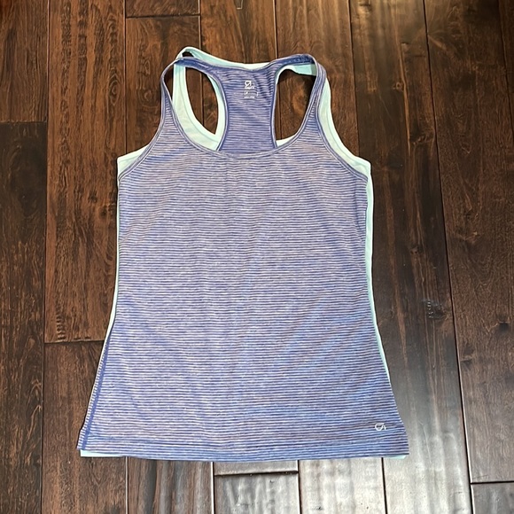 Pair of Gap Fit Tank Tops - Picture 5 of 8